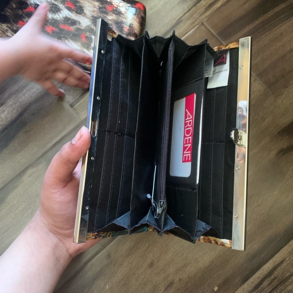 Wallet - Picture 2 of 4